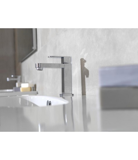 MONM. HOTELS LAV. CR